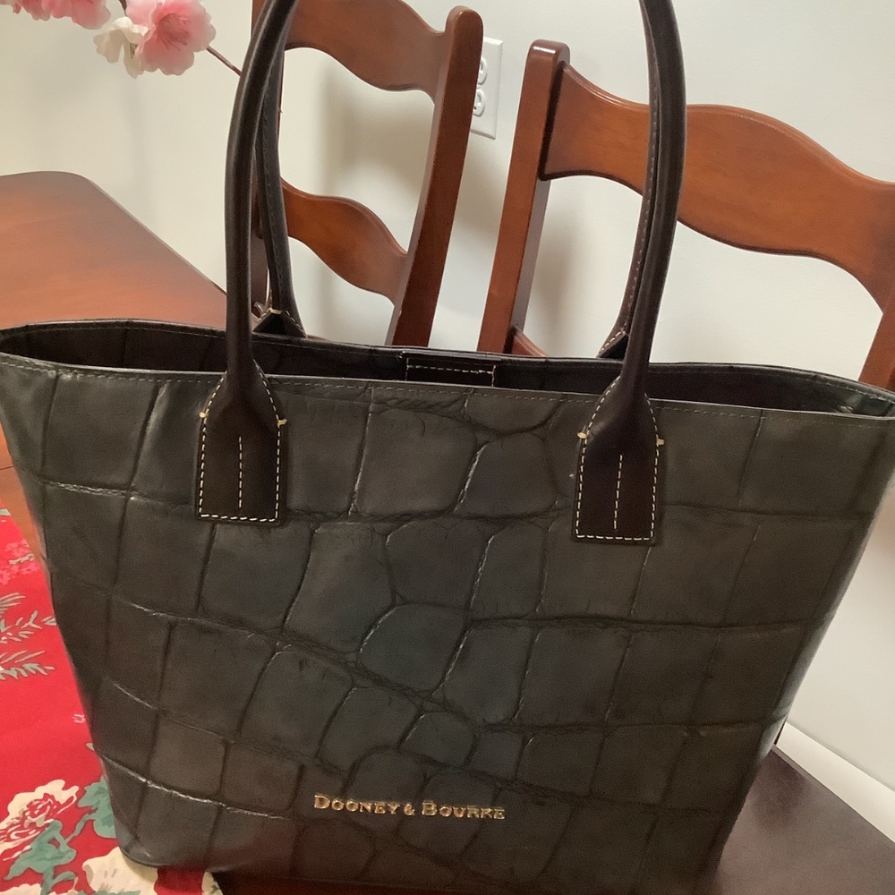 Large Dooney & Bourke Croc Design Leather Tote - PreOwned - Picture 2 of 9